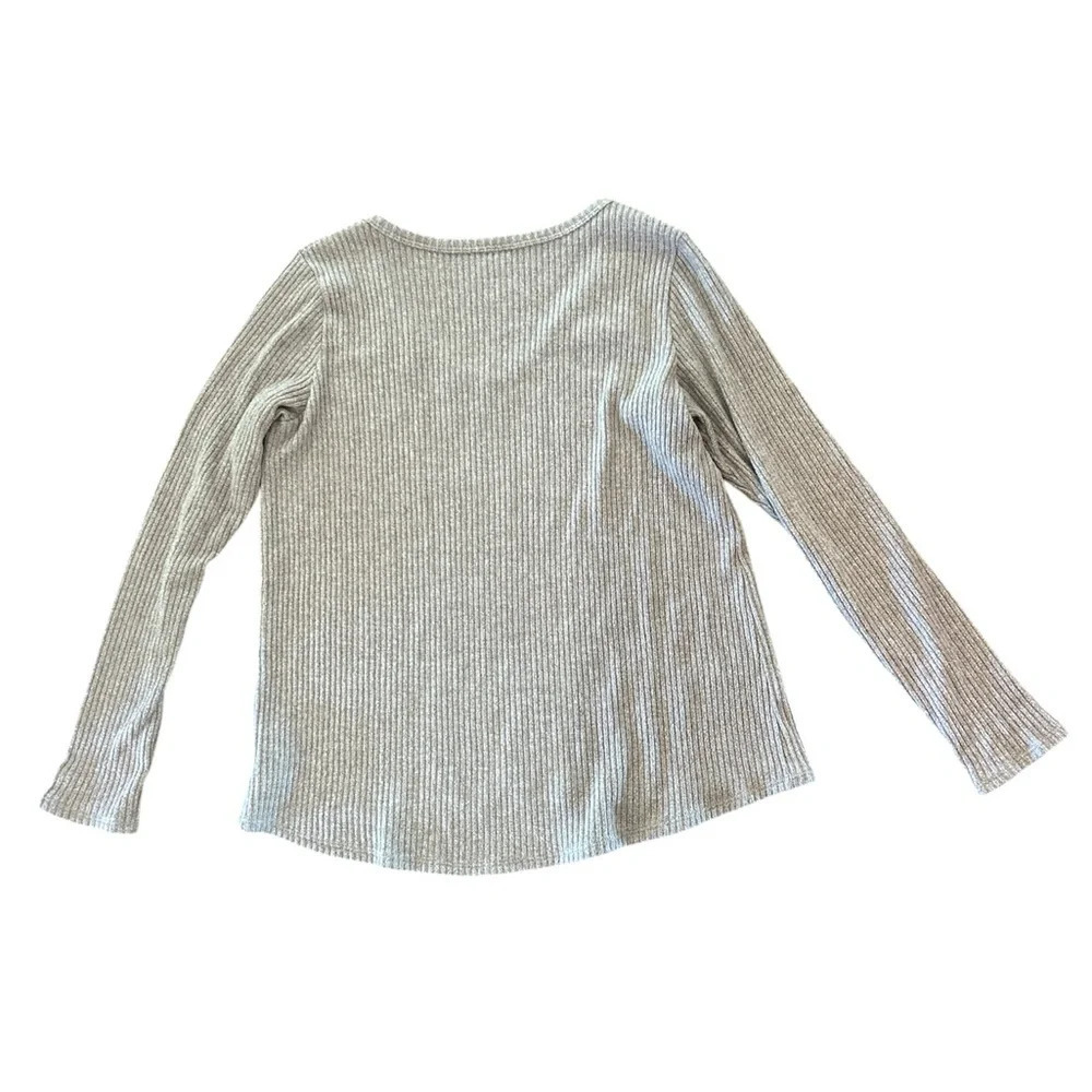 American Eagle Basic Gray Vee Neck Sweater Womenโs Medium